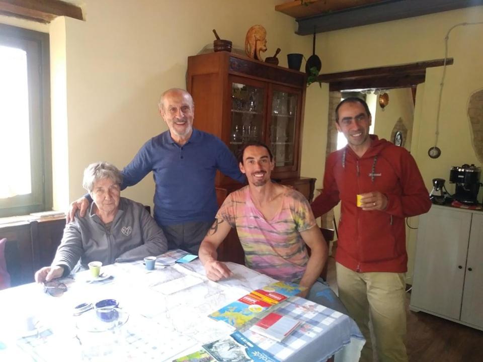 Agriturismo Campo Aperto Belvedere Ostrense エクステリア 写真